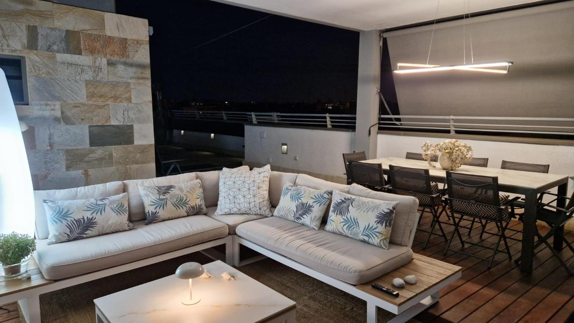 Atico De Lujo Con Jacuzzi Climatizado En Terraza Apartment Elche Exterior photo